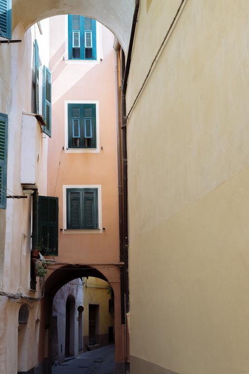 Dussaiga - Camera Delle Rose Dolceacqua Exterior foto